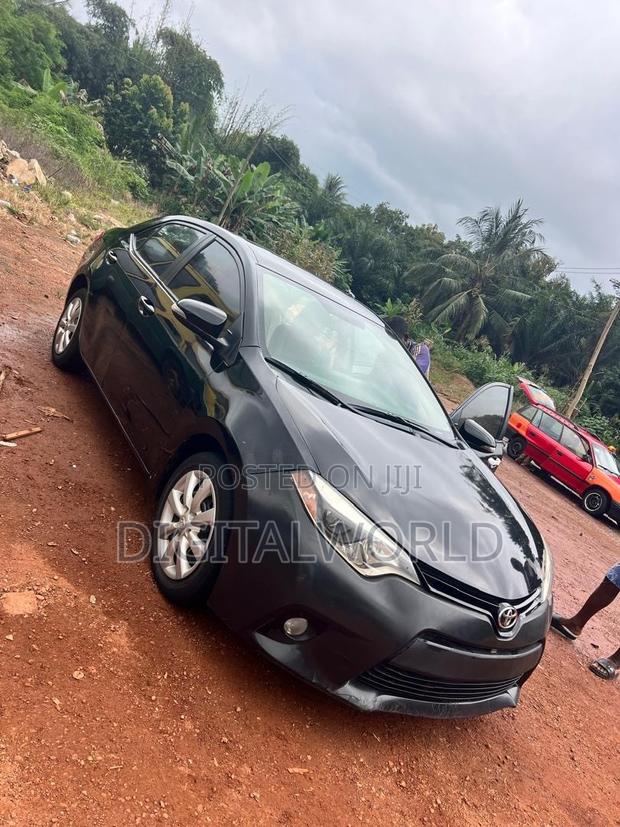 Toyota Corolla LE 4dr Sedan (1.8L 4cyl CVT) 2015 Black