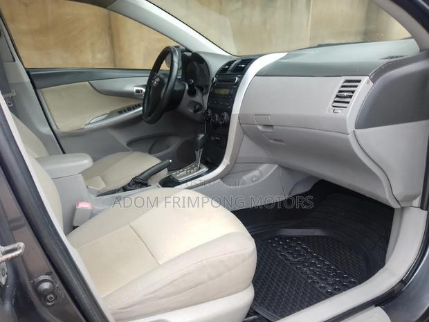 Toyota Corolla 2010 Gray