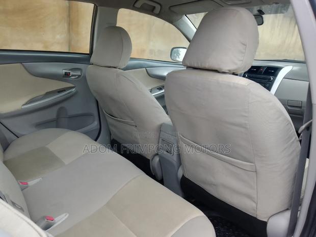 Toyota Corolla 2010 Gray