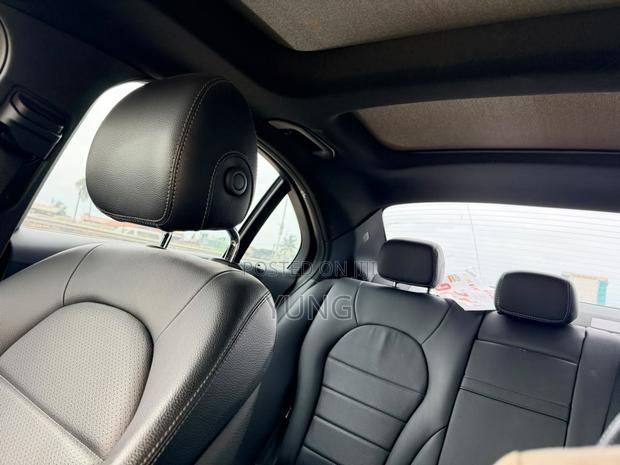 Mercedes-Benz C300 2020 White