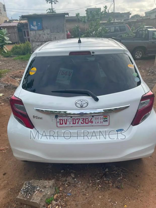 Toyota Vitz 2014 White