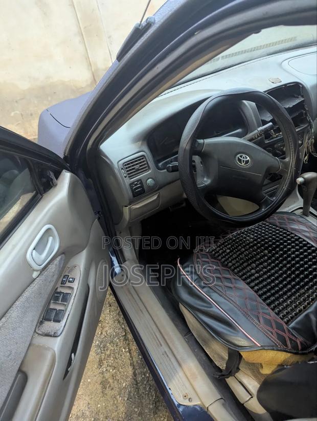 Toyota Corolla 1.8 Sedan 2002 Blue
