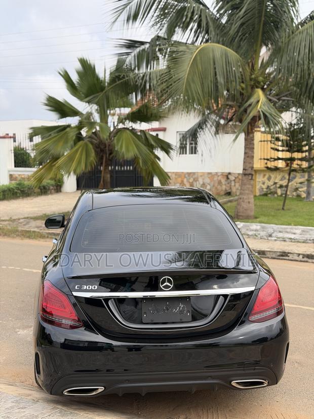 Mercedes-Benz C300 2020 Black