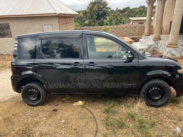 Toyota Sienta 1.5 FWD 2007 Black