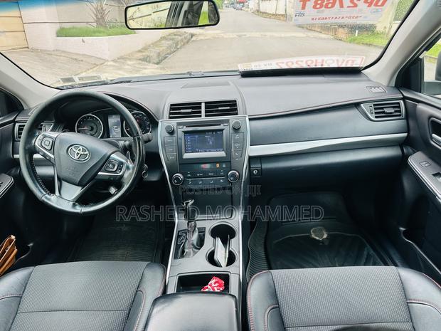 Toyota Camry SE 4dr Sedan (2.5L 4cyl 6A) 2017 Black