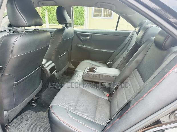 Toyota Camry SE 4dr Sedan (2.5L 4cyl 6A) 2017 Black