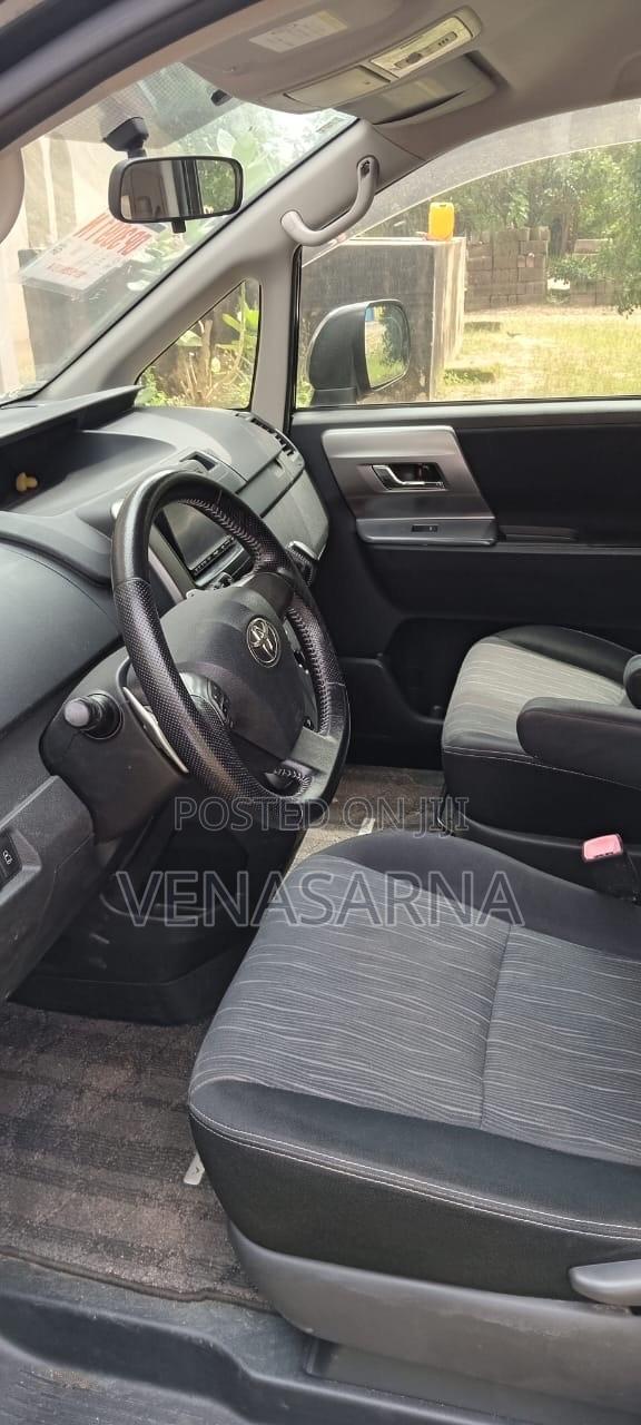 Toyota Voxy 2012 Black