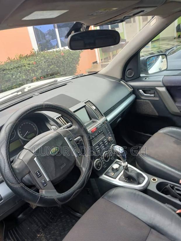 Land Rover Freelander SV Premium 2014 White