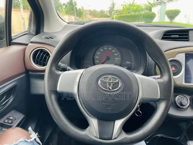 Toyota Vitz 2012 Blue