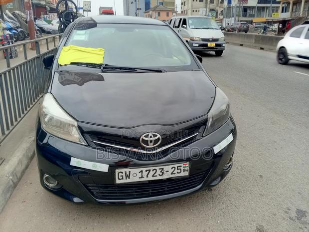 Toyota Vitz 2012 Black