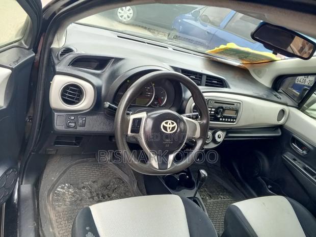 Toyota Vitz 2012 Black