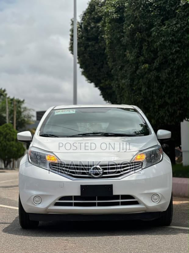 Nissan Versa 1.6 SV 2016 White