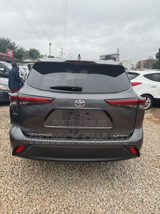 Toyota Highlander 2023 Gray