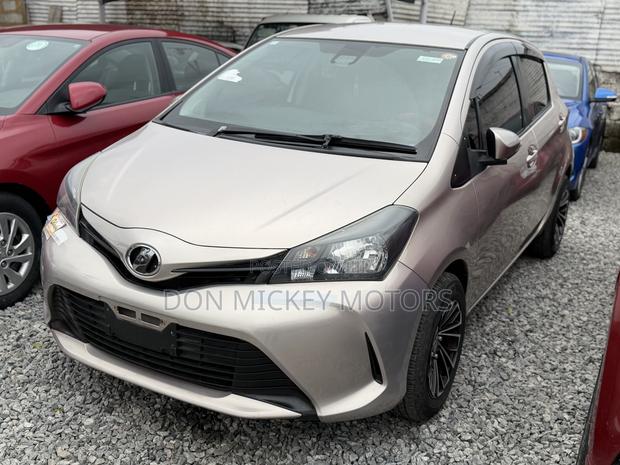 Toyota Vitz 1.0 FWD 5dr 2016 Gold
