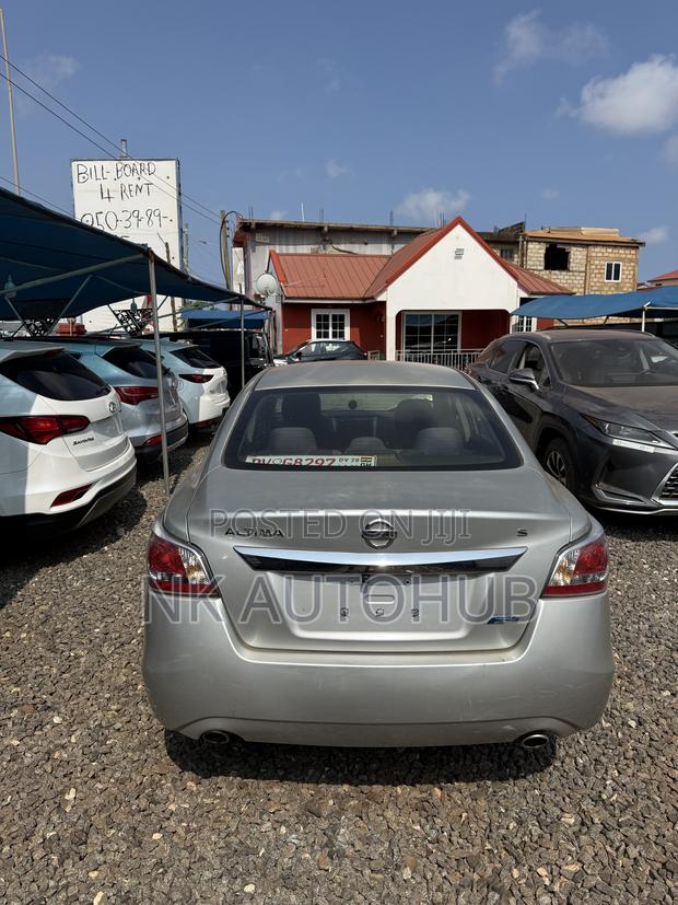 Nissan Altima 2.5 S 4dr Sedan (2.5L 4cyl CVT) 2014 Silver