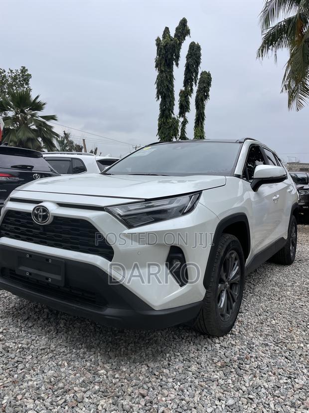 Toyota RAV4 2023 White