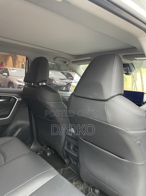 Toyota RAV4 2023 White