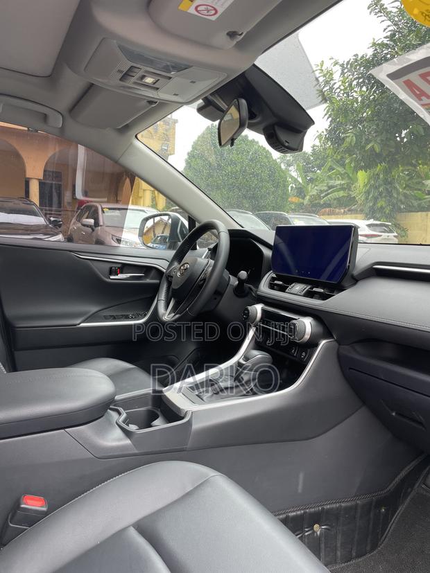 Toyota RAV4 2023 White