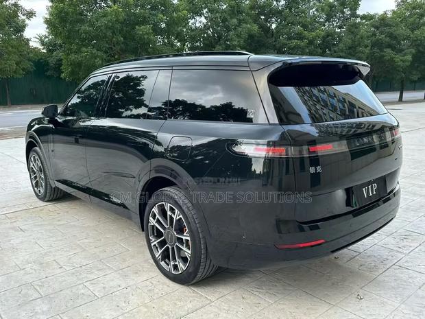 New Lynk & Co 900 2025 Black