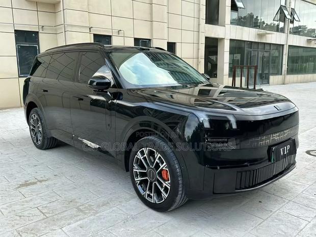 New Lynk & Co 900 2025 Black
