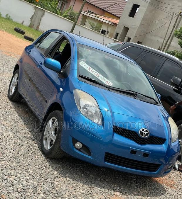 Toyota Yaris 2010 Blue