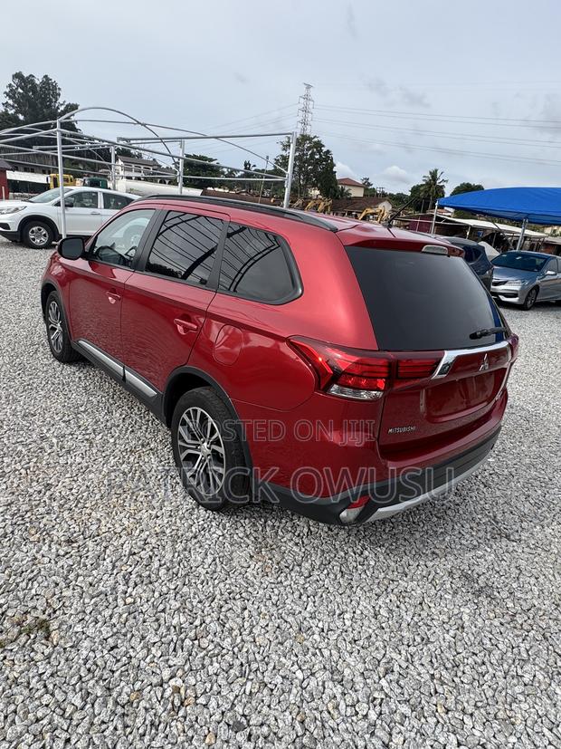 Mitsubishi Outlander 2017 Red