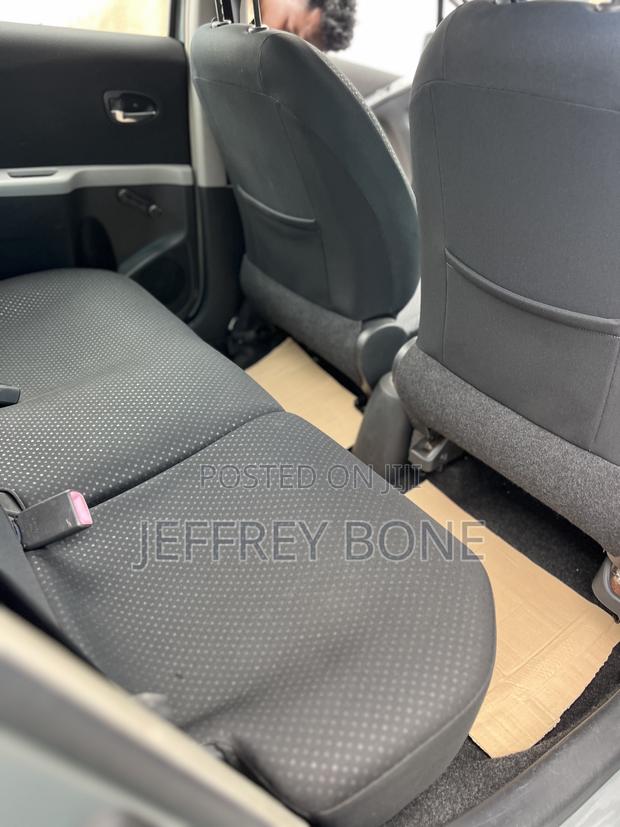 Toyota Yaris Base Hatchback 3dr 2010 Gray