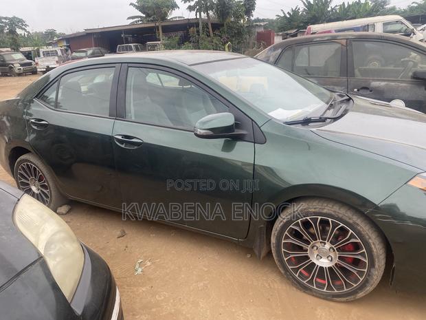 Toyota Corolla 2016 Green