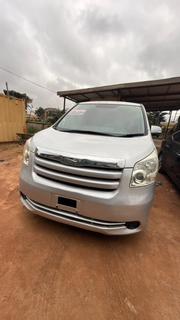 Toyota Noah 2010 Silver for sale