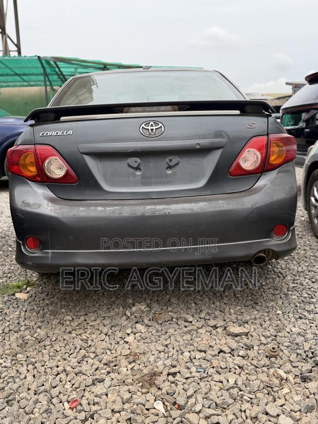 Toyota Corolla 2010 Gray