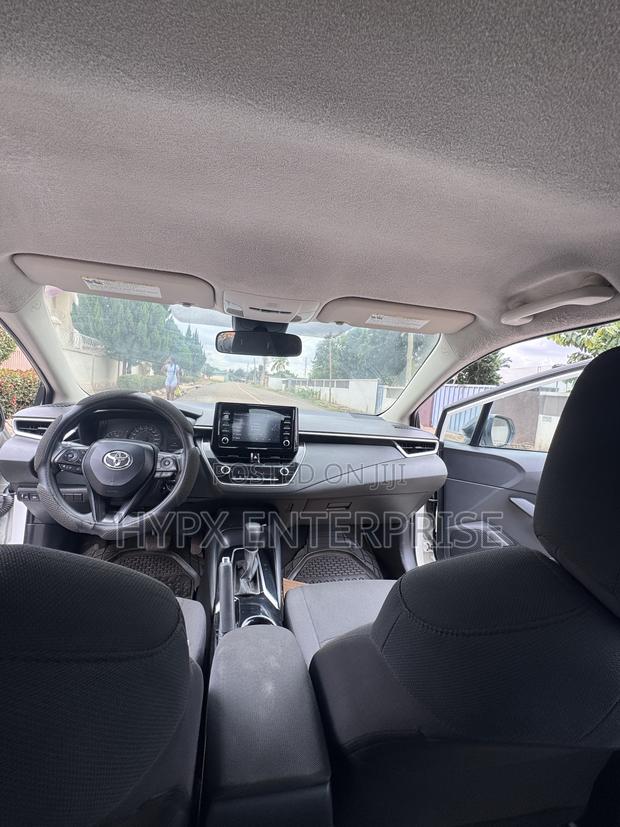 Toyota Corolla LE 2020 White