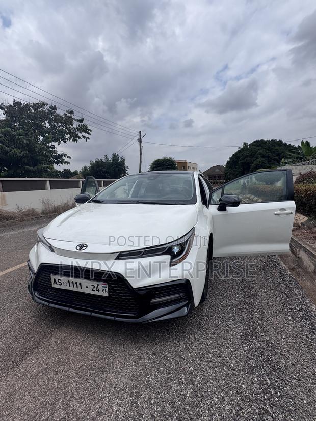 Toyota Corolla LE 2020 White