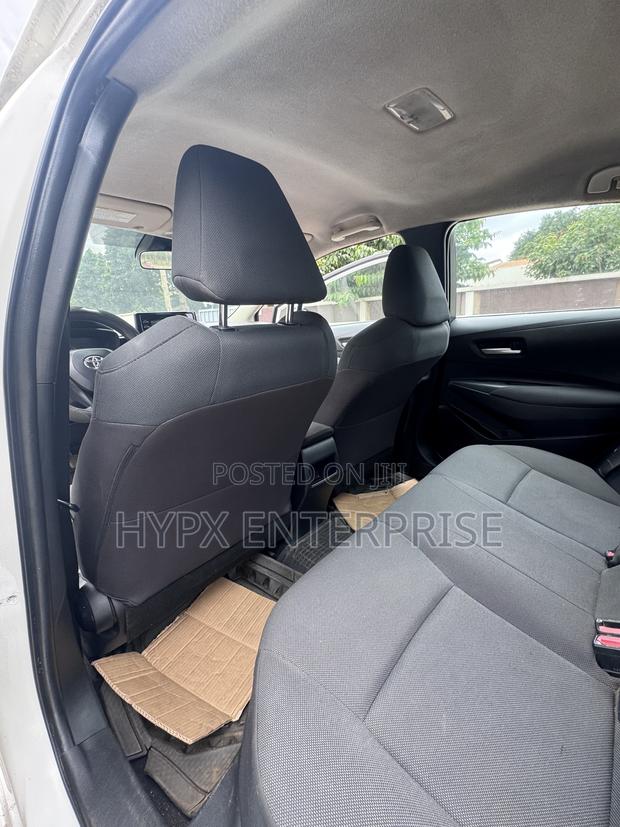Toyota Corolla LE 2020 White