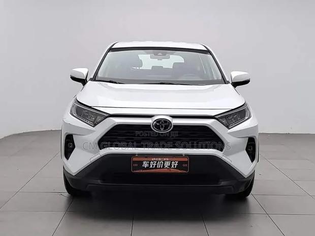Toyota RAV4 2024 White