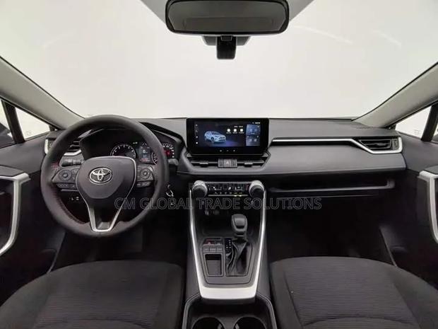 Toyota RAV4 2024 White