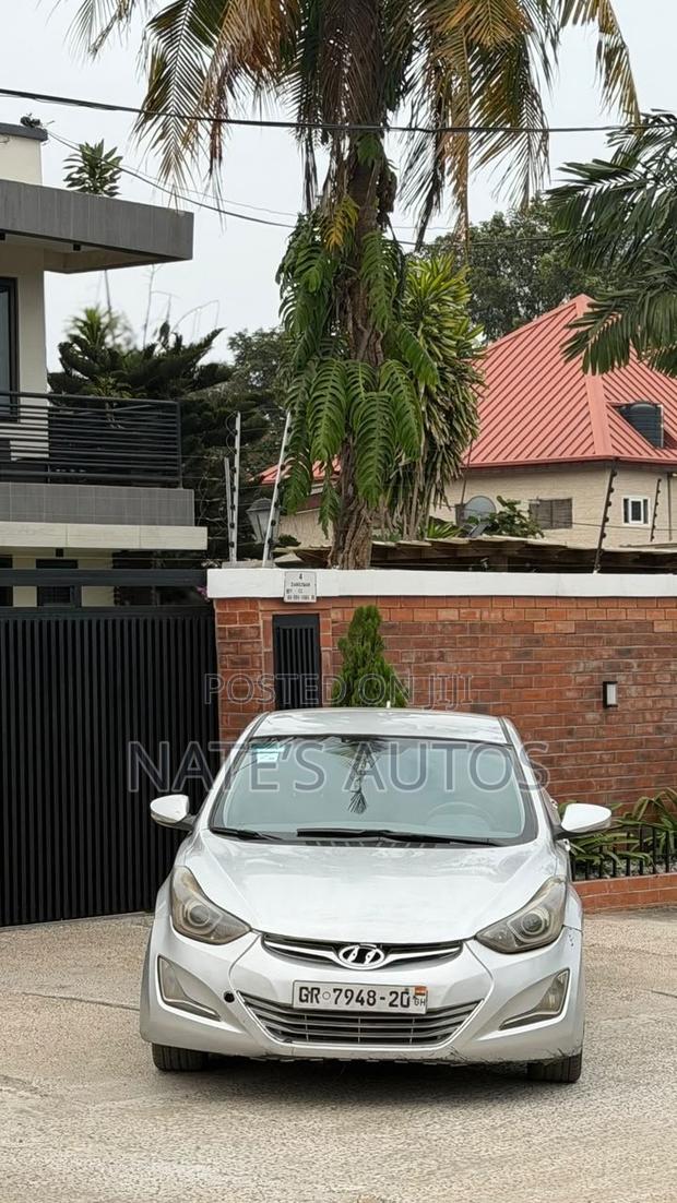 Hyundai Elantra Limited Sedan FWD (1.8L 4cyl 6A) 2013 Silver