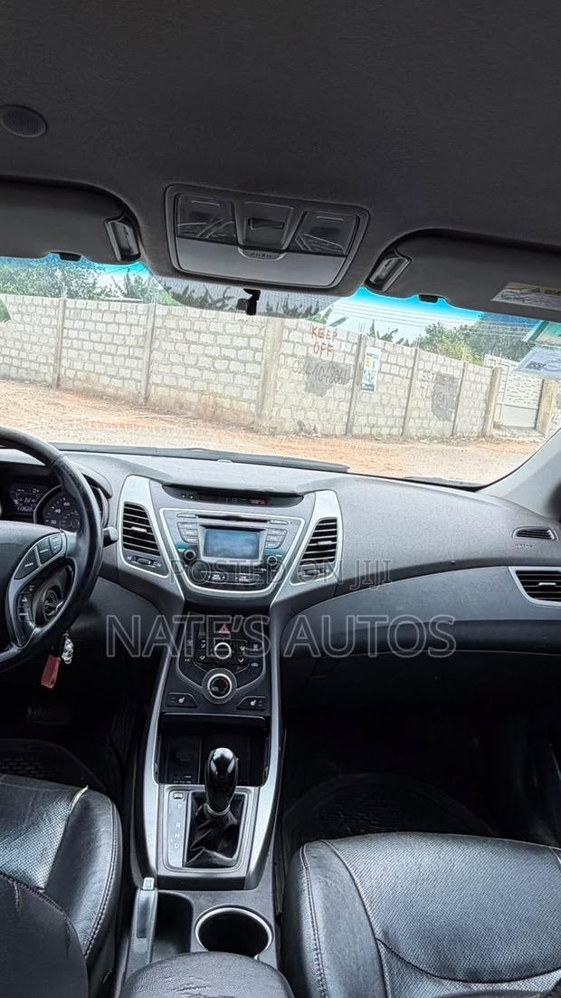 Hyundai Elantra Limited Sedan FWD (1.8L 4cyl 6A) 2013 Silver