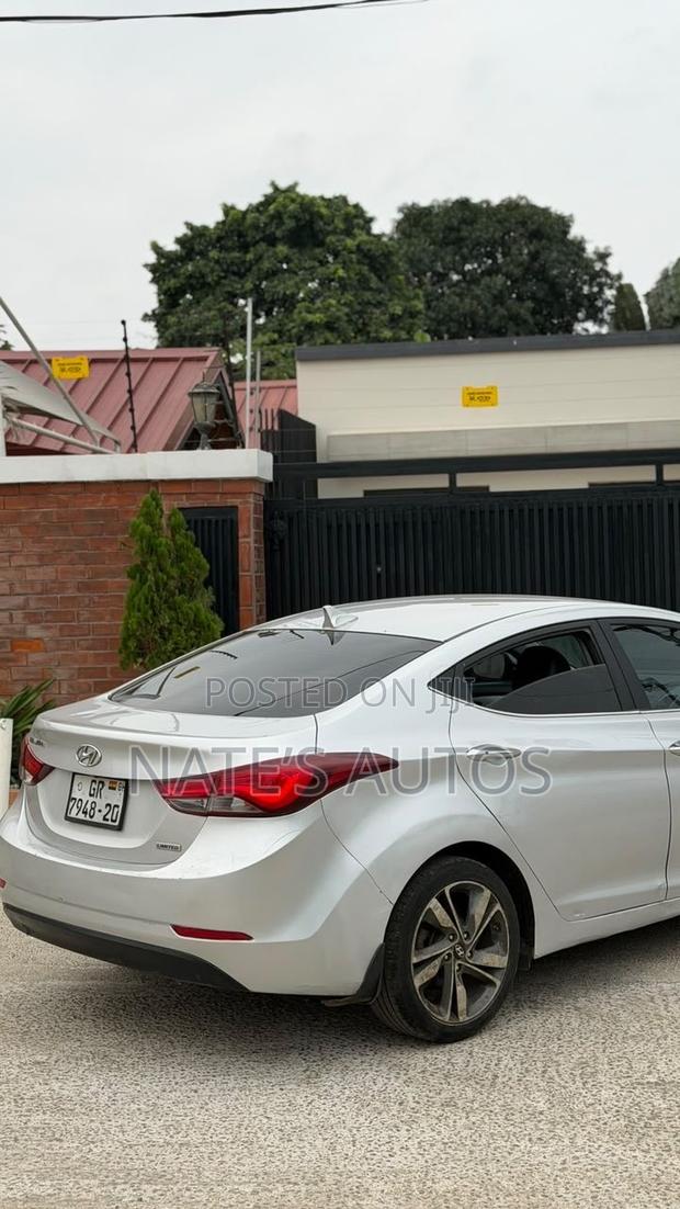 Hyundai Elantra Limited Sedan FWD (1.8L 4cyl 6A) 2013 Silver