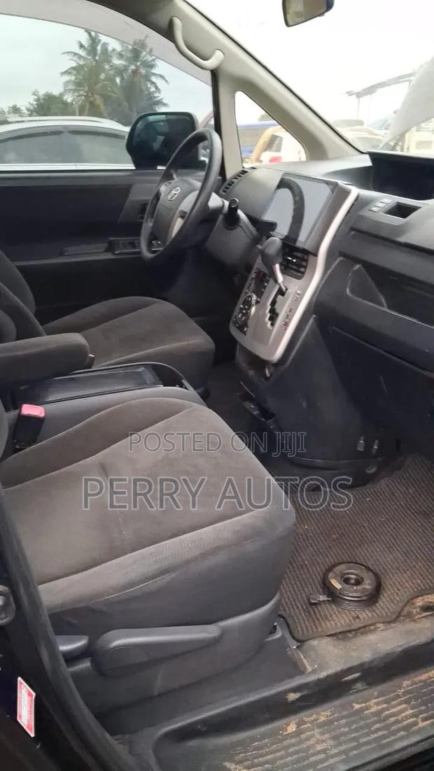 Toyota Voxy 2013 Black