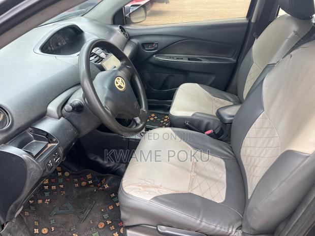 Toyota Yaris 2007 Gray