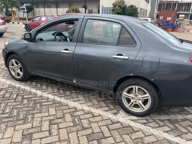 Toyota Yaris 2007 Gray