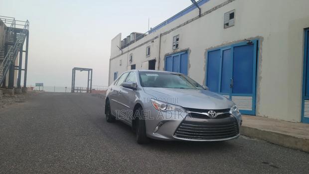 Toyota Camry LE 4dr Sedan (2.5L 4cyl 6A) 2017 Gray