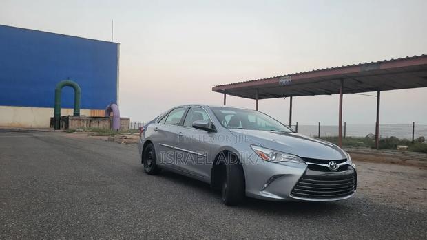 Toyota Camry LE 4dr Sedan (2.5L 4cyl 6A) 2017 Gray