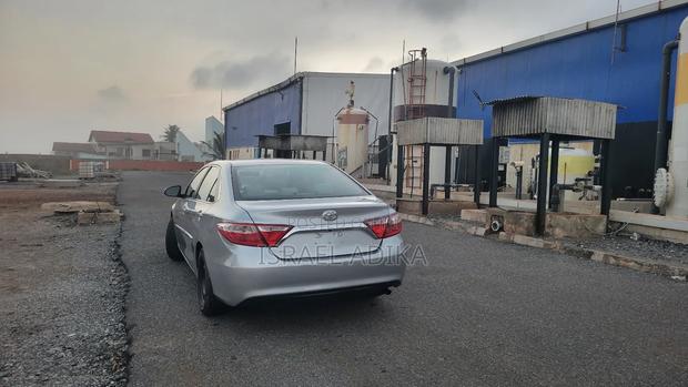 Toyota Camry LE 4dr Sedan (2.5L 4cyl 6A) 2017 Gray