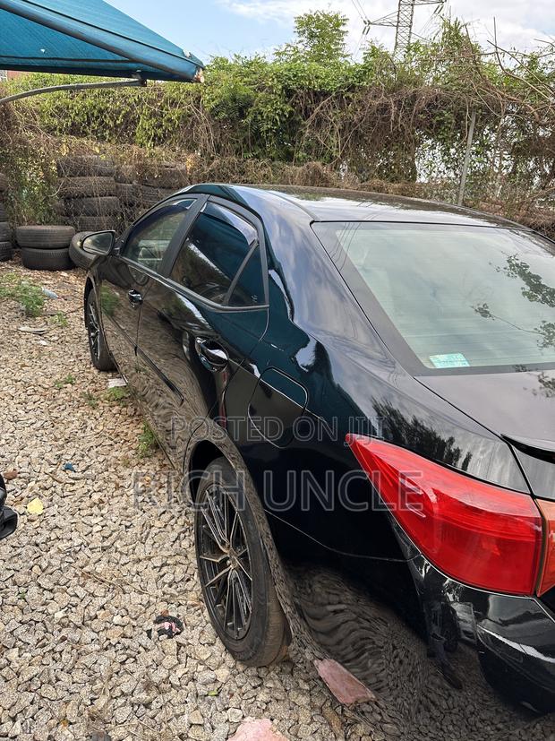 Toyota Corolla S 4dr Sedan (1.8L 4cyl CVT) 2016 Black