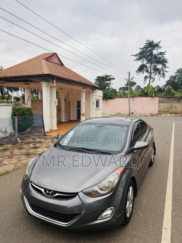 Hyundai Elantra Limited Sedan FWD (1.8L 4cyl 6A) 2013 Beige
