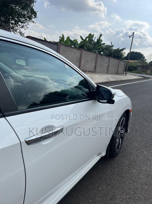 Honda Civic Touring 2dr Coupe (1.5L 4cyl) 2016 White