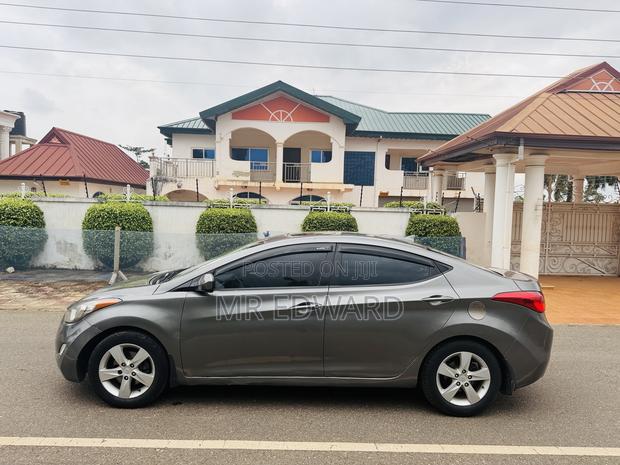Hyundai Elantra Limited Sedan FWD (1.8L 4cyl 6A) 2013 Beige