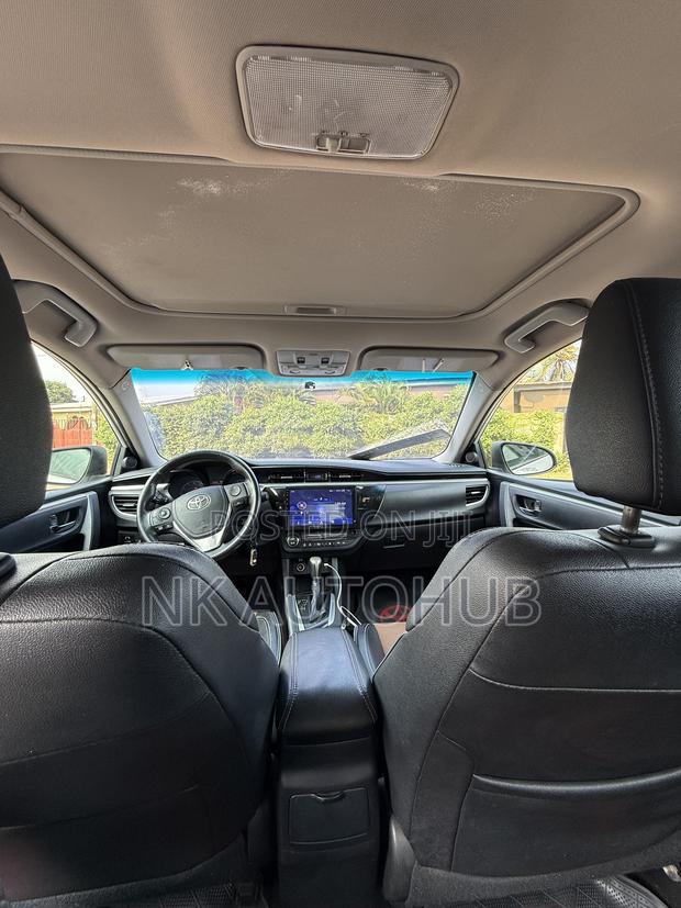 Toyota Corolla S 4dr Sedan (1.8L 4cyl CVT) 2015 White