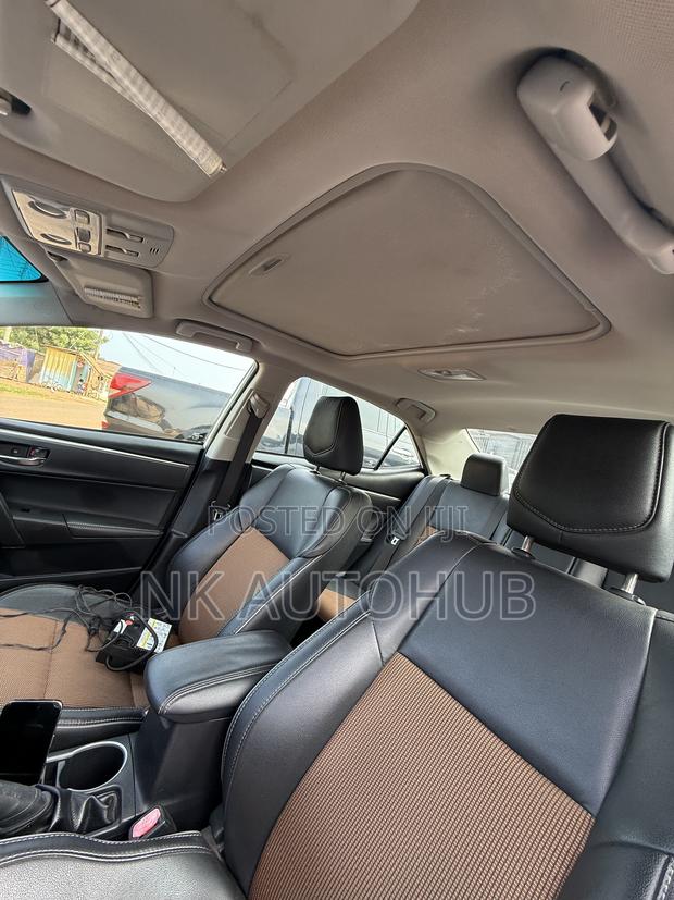 Toyota Corolla S 4dr Sedan (1.8L 4cyl CVT) 2015 White